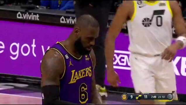 NBA常规赛：湖人vs爵士第1节中文解说回放