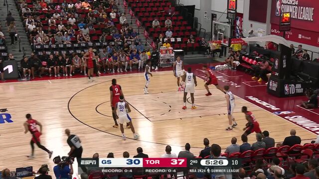 眼观六路耳听八方！ 诺威尔小手一扬妙传霍格轻取两分