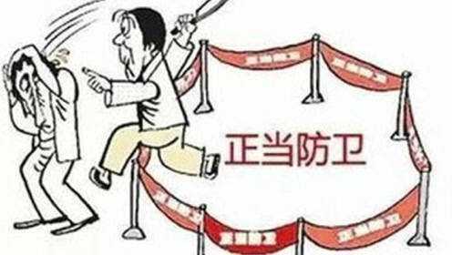 这两种人打你,千万不要反抗,否则你就摊上事了!