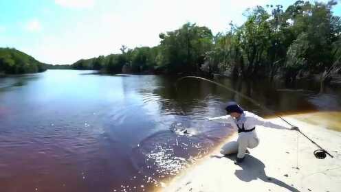 钓鱼：一个圆形的小岛上面玩飞绳！ - 腾讯视频