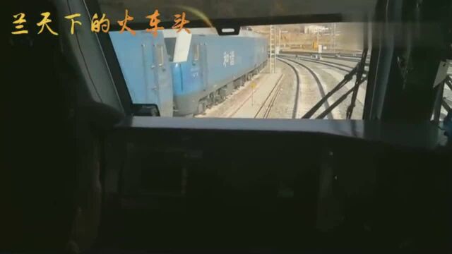 喜欢火车的都看看!原来开火车比开汽车都简单,请看完