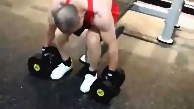 80kg杠铃卧推 25kg哑铃飞鸟 再来自重俯卧撑