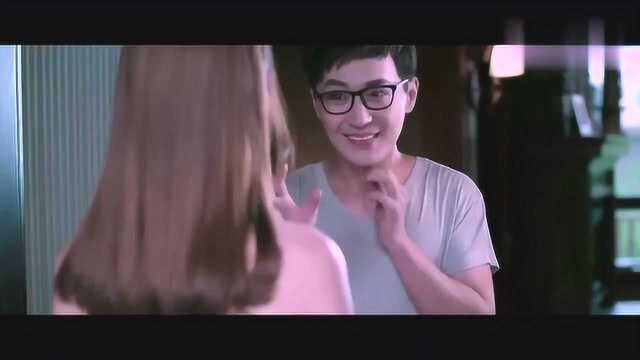 男子醒来,超能女仆在门口等着