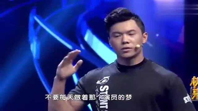 王振威14岁因《功夫梦》与成龙结缘,感恩成龙直言:不放弃演员梦