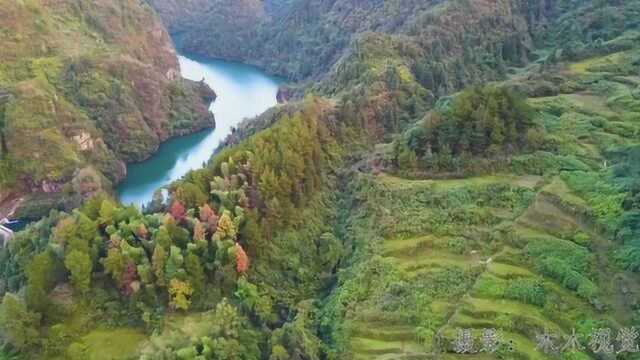 航拍最美乡村秋色,东山村景色