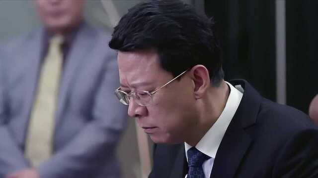 伤心到手抖,姚氏集团总裁颤抖着将恒盛股份签给美国人