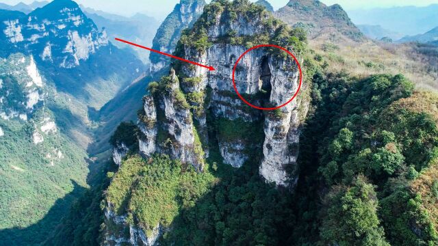 贵州大山发现一个大山门,贵州处处是风景,大自然鬼斧神工