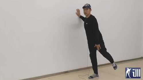 肚子大，每天扶墙2分钟，减肚子、减大腿，人也瘦下来