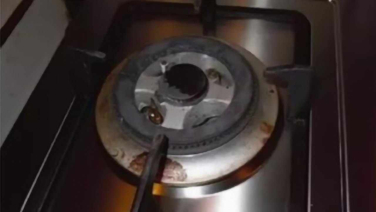 燃气灶很脏怎么处理
