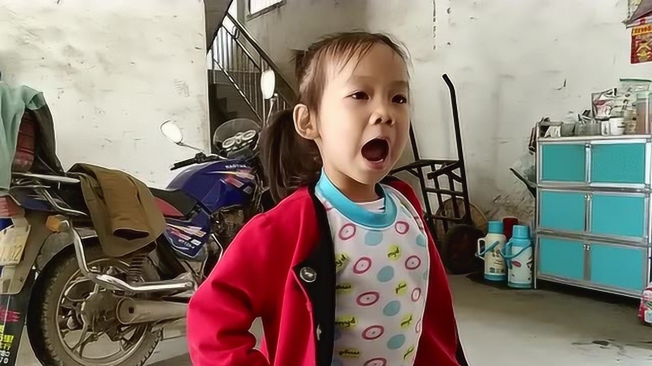 3岁小女孩唱学猫叫又唱又跳好可爱