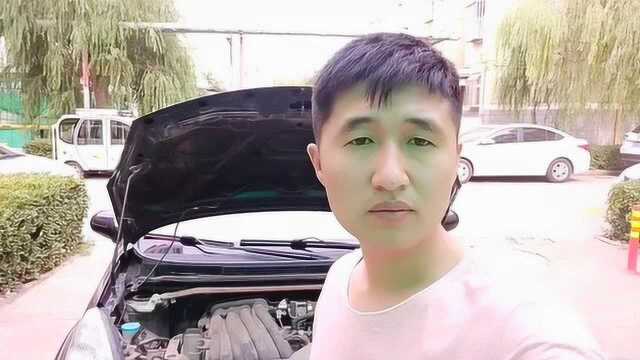 新手如何分辨汽车玻璃水在哪加?