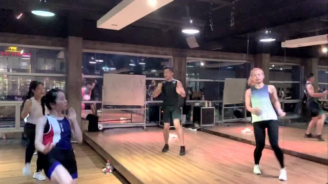 BODYCOMBAT2019084