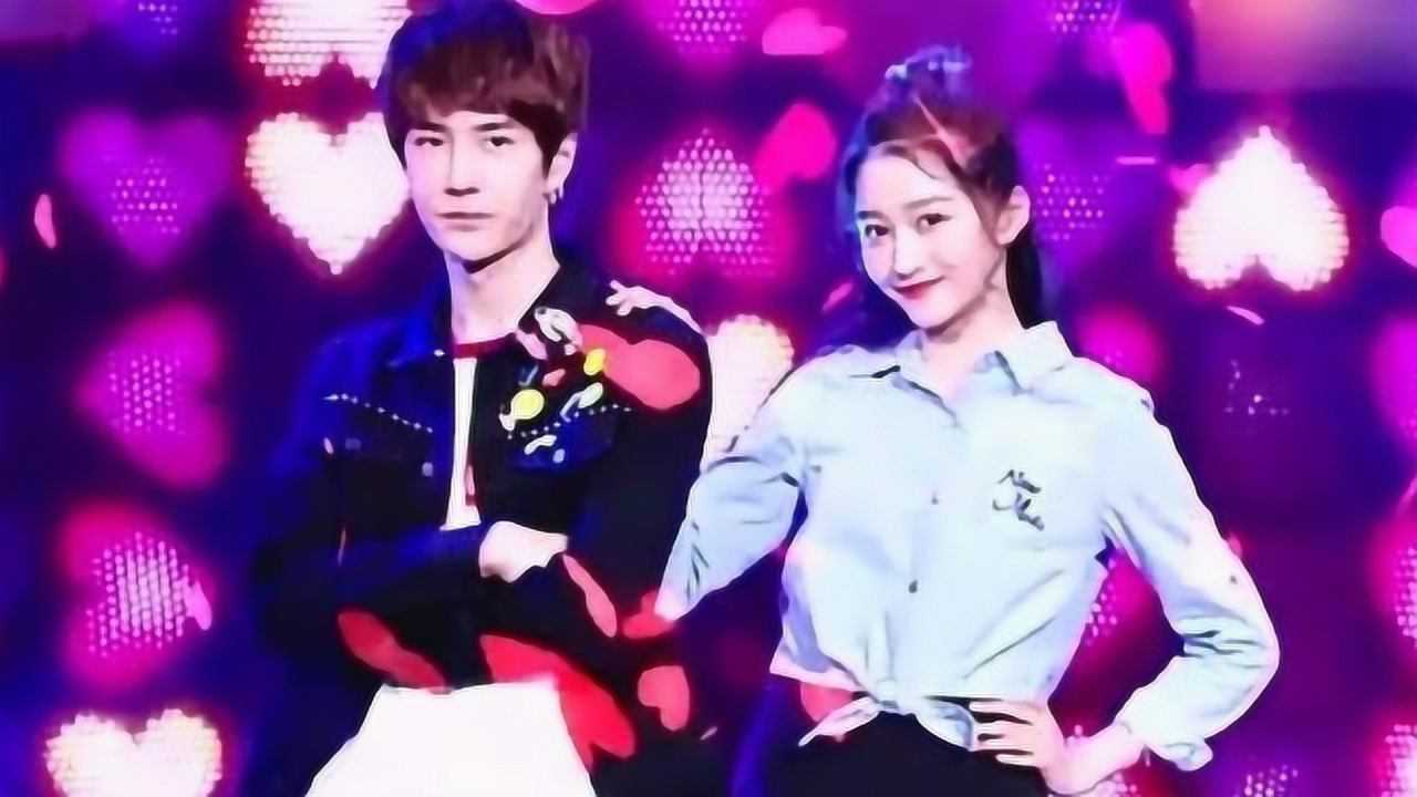 关晓彤王一博贴身热舞看看他们的甜蜜互动网友鹿晗的大刀呢