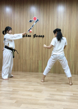 漂亮回旋踢气场十足