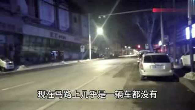 夜里十点多,沈阳铁西九路家具城附近聚集了很多乌鸦,什么情况?