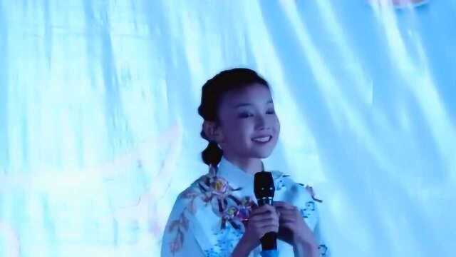 宋小睿演唱《拾光》,小小年纪在舞台上就这么有范,长大后不得了