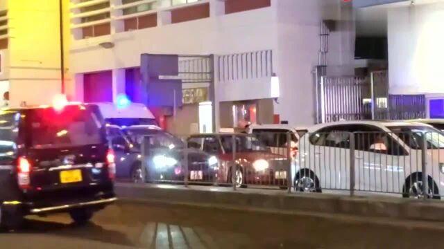 街拍救护车出警,从来没想过警车的声音还能这么好听