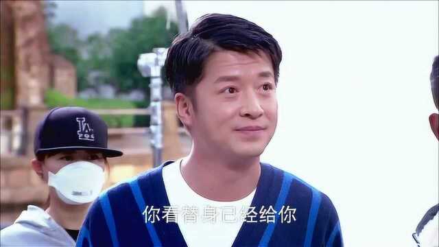 璀璨人生:替身出名的余强没有任何架子,对自己的替身很热情