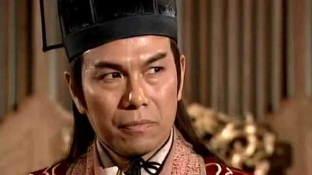 《96版笑傲江湖》泰山派玉玑子挑战左冷禅,玉玑子被斩断双手!