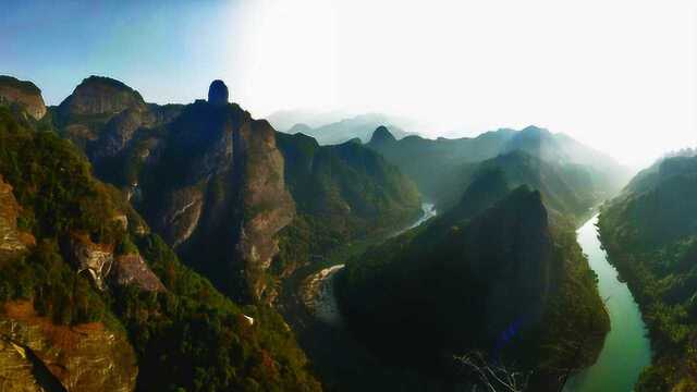 很多桂林叫寨的就是山,登天门山神仙寨俯瞰桃花岛,桂林景区系列2天门山