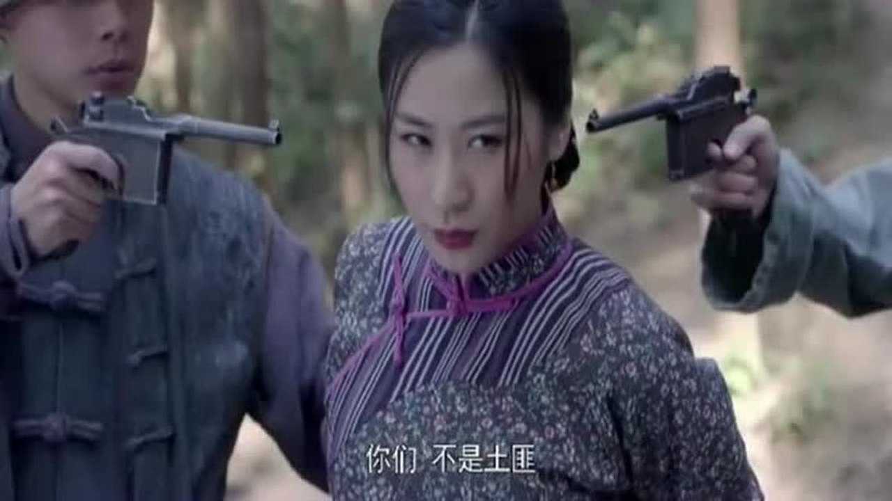 黑狐之风影美女一眼识破女特务身份只因她注意到一个细节