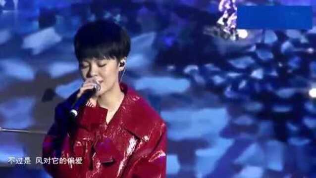 郁可唯演唱《问明月》,悠扬歌声尽显深情,让全场沉醉