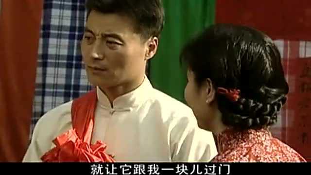 男人娶媳妇,媳妇带条大黄狗做陪嫁,男人:它比我还像结婚的