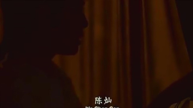 穗子穿上郝淑雯带来的衣服,被闺蜜调侃:有“港风”的味道