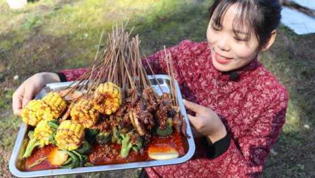 小时候的回忆油炸串串,香气扑鼻,一口一串,辣的停不下来过瘾