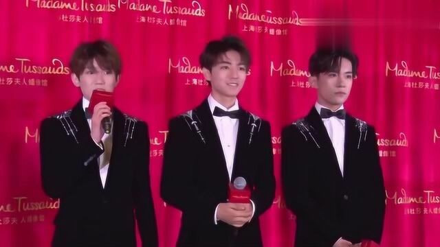 TFBOYS七周年演唱会主视觉海报发布,手捧定制蛋糕清爽帅气