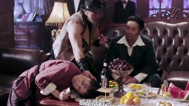 乡下来的丫头,被老大收做干女儿,从此走上人生巅峰!