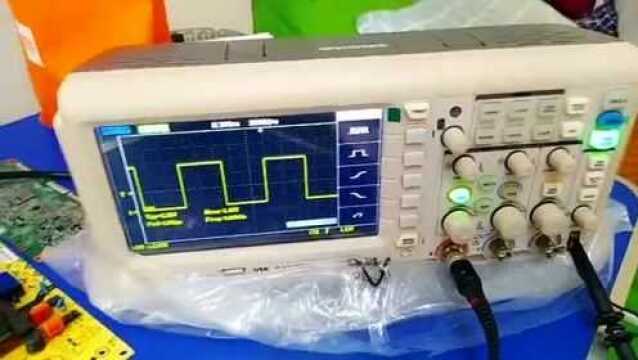 数字示波器屏幕显示vpp mean prd Freq表示的含义