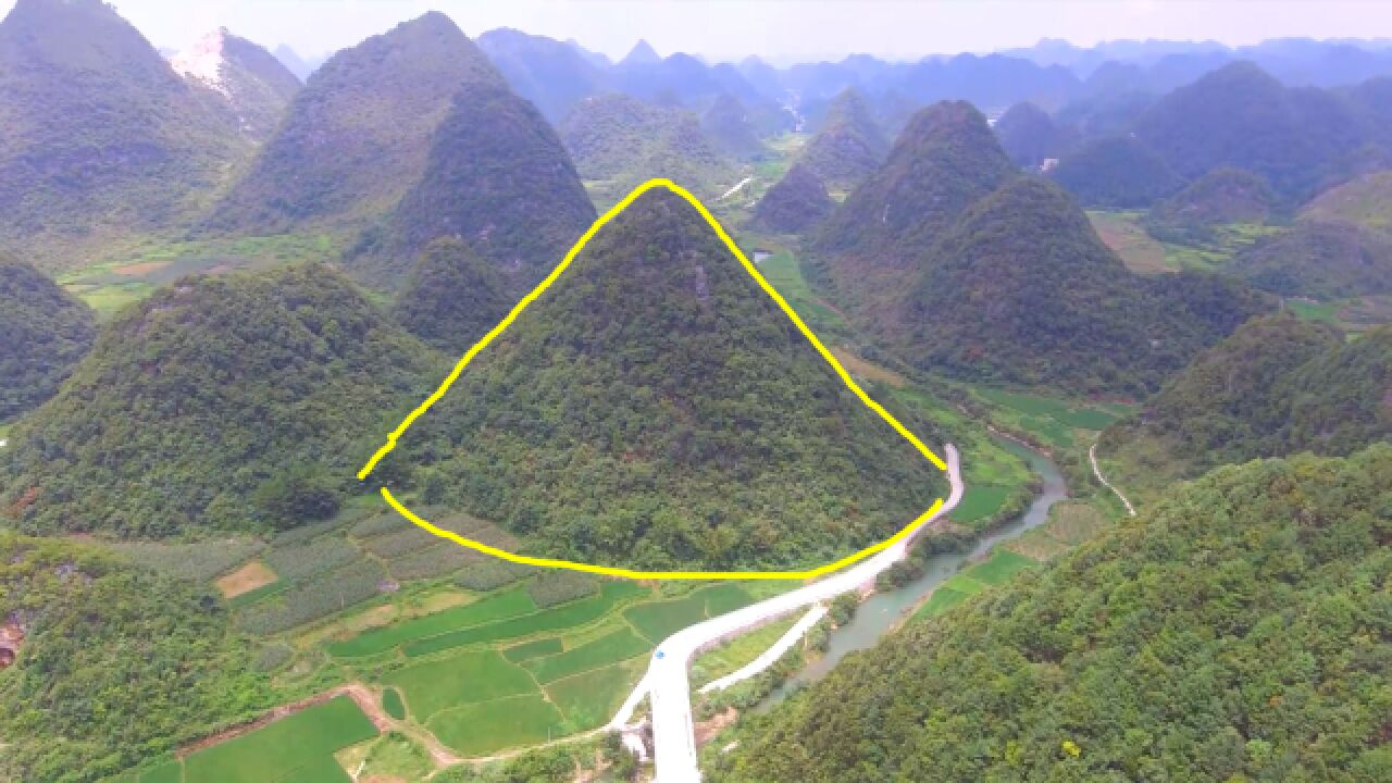 此地金形山如同金字塔金光闪闪百里挑一的风水宝地