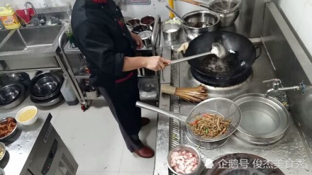 香辣干锅干豆角,香辣开胃,做法简单,味道超级好吃