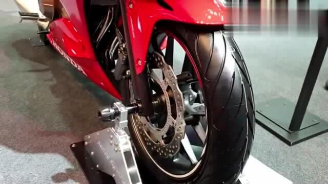 实拍本田全新双缸街跑CBR500R