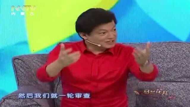 现场回忆99年春晚,那时的莫老师英俊帅气,合唱太美