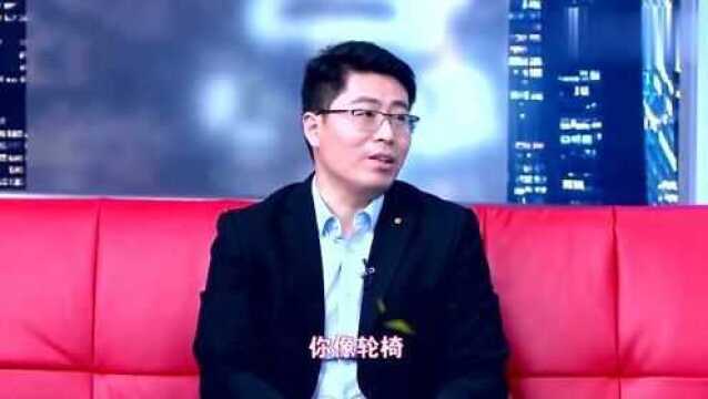 中国式养老:大叔带来新型电动轮椅、站立助行器,操作简单很好用