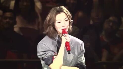 郑秀文演唱会一首《苦恋》，唯一自己填词的经典粤语歌！