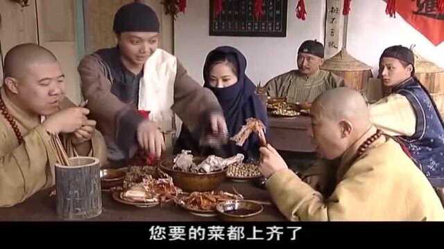 假和尚吃肉喝酒,虚云法师只吃红薯,路人才知他是真的