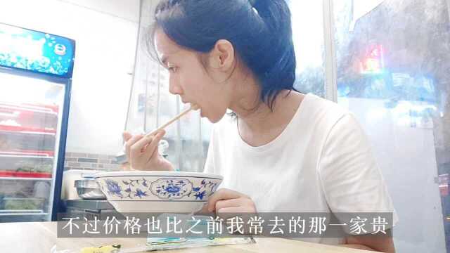 休息日来碗麻辣烫,喜欢镜头里的每一个故事,频繁的记录着,只因为生活值得