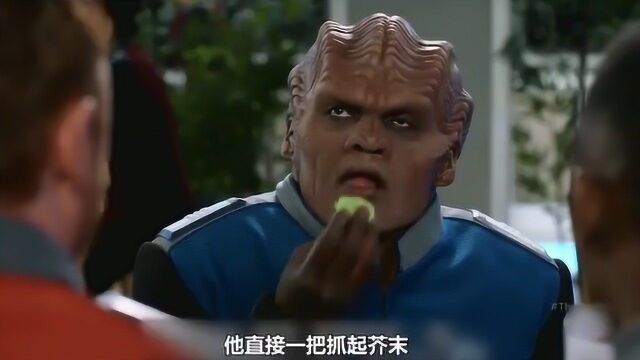 外星人生吃仙人球,干嚼玻璃杯毫无压力,这牙齿我羡慕了!