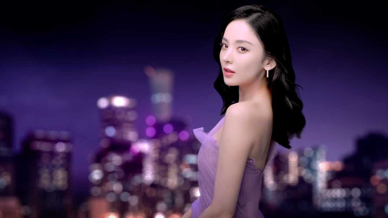 自然堂娜扎深夜大片,正在热映