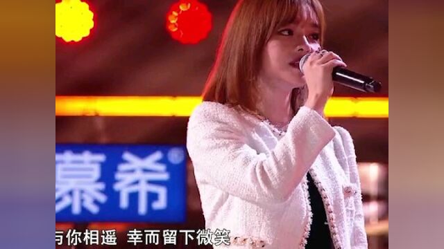 她单曲播放破80亿,最火时因情商低被黑,如今登好声音再度爆红!