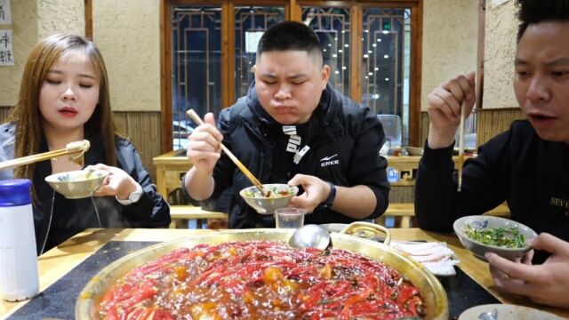 盘点都市陈大胖胡吃海喝的场面,各种豪华大餐吃个遍,一顿海鲜大餐顶普通百姓半年伙食