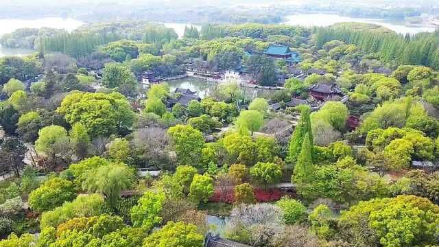 上海大观园是一个集观光、旅游、休闲的综合性游乐园