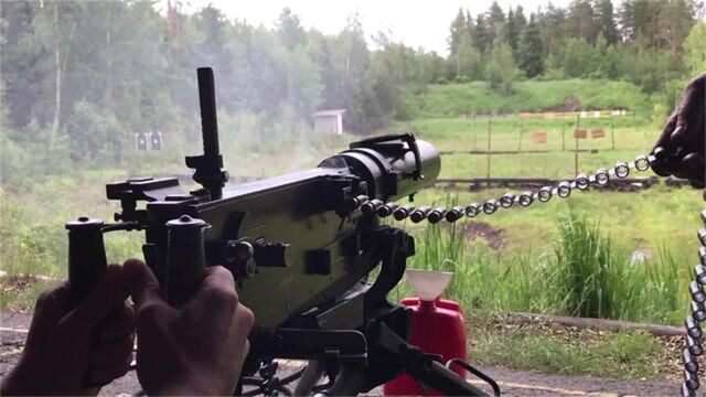 各种武器射击集锦,视频中的十几把枪能认出三把算你厉害!