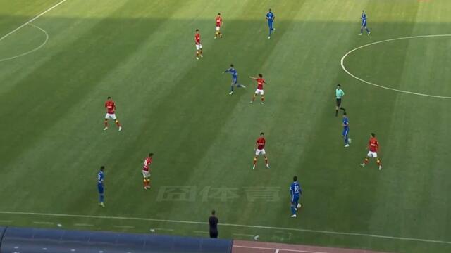 法兰克福新帅列拉更新队内处罚内容,包括给队友擦鞋、维护球场等