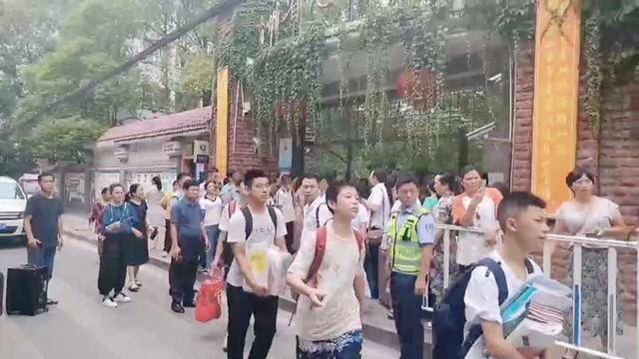 中考学子逐梦路上,思南公安“警”相随