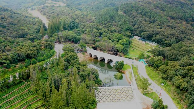 花果山到孔雀沟的公路修好了