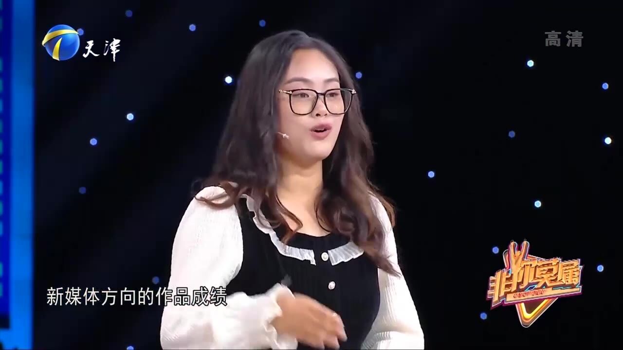 一男一女两位企业家,在招聘现场吵起来,小姑娘面试看傻眼